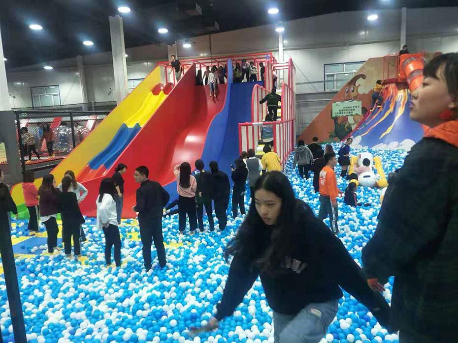 立本蹦床館案例